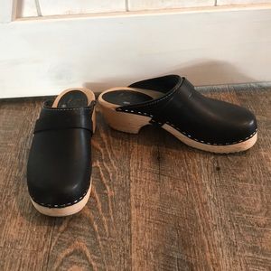 Lotta of Stockholm black leather clogs